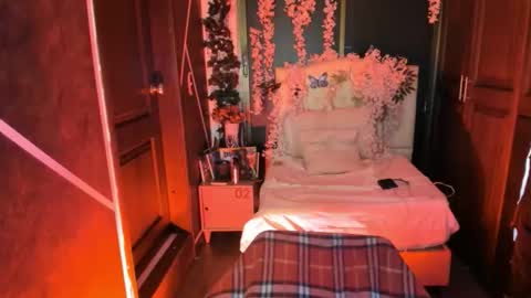 Snapshot of sexynaf chatting on 16, 10, 2025 N A F online show from 16, 10, 2025