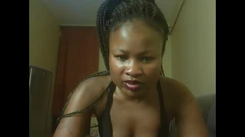 queenivy online show from 2, 10, 2025