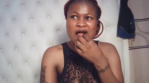 queenivy online show from 16, 12, 2025