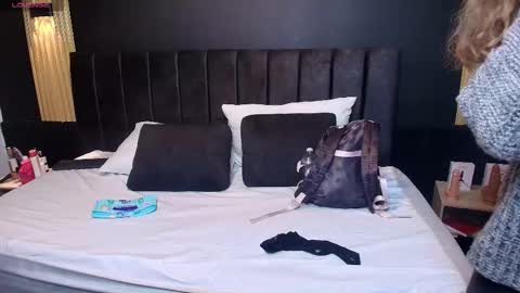 Snapshot of sexyrachel_ chatting on 1, 10, 2025 R A C H E L online show from 1, 10, 2025