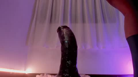 Snapshot of sexyshantal_ chatting on 24, 1, 2025 Sshanty online show from 24, 1, 2025