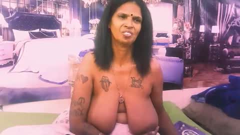 Snapshot of sexyva4u2luv chatting on 26, 10, 2025 sexyva4u2luv online show from 26, 10, 2025