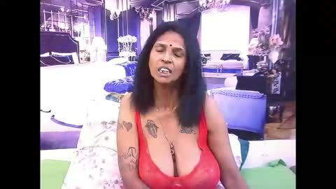 Snapshot of sexyva4u2luv chatting on 7, 11, 2025 sexyva4u2luv online show from 7, 11, 2025