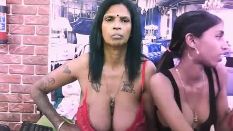 Snapshot of sexyva4u2luv chatting on 11, 11, 2025 sexyva4u2luv online show from 11, 11, 2025