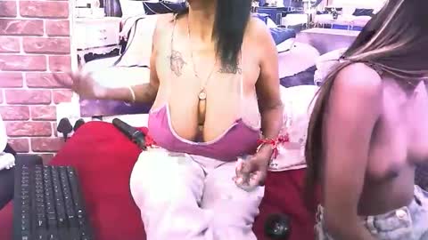 Snapshot of sexyva4u2luv chatting on 25, 11, 2025 sexyva4u2luv online show from 25, 11, 2025