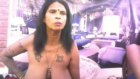 Snapshot of sexyva4u2luv chatting on 28, 11, 2025 sexyva4u2luv online show from 28, 11, 2025