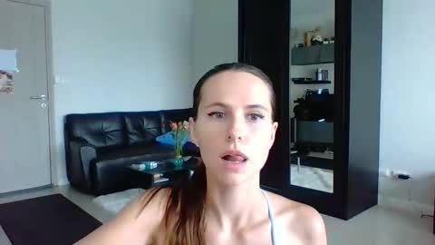 Snapshot of sexyviolettcat chatting on 8, 4, 2026 Victory online show from 8, 4, 2026