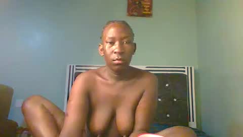 Snapshot of sexyvivy chatting on 21, 9, 2025 VIVIAN online show from 21, 9, 2025