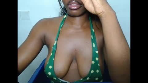 Snapshot of sexyxbunnyxx chatting on 10, 3, 2026 Blue online show from 10, 3, 2026