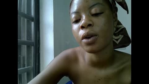 sexyxpeach online show from 3, 12, 2025