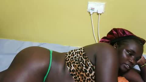 Snapshot of sexyzella30 chatting on 26, 4, 2026 Zella online show from 26, 4, 2026