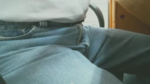 Snapshot of sflgentlman chatting on 16, 4, 2026 Bruce online show from 16, 4, 2026