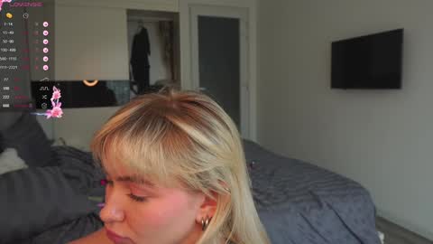 Snapshot of shadowladyyy chatting on 15, 12, 2024 Sindy and Nancy Next stream 1 December online show from 15, 12, 2024