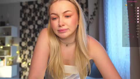 Snapshot of shadowladyyy chatting on 5, 3, 2026 Sindy and Nancy Next stream 1 December online show from 5, 3, 2026