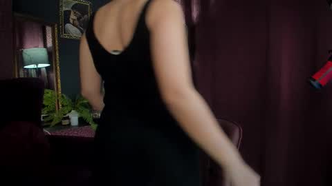 Snapshot of shadowlotus_ chatting on 13, 10, 2025 Lily online show from 13, 10, 2025