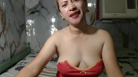 Snapshot of shai_shaiy chatting on 11, 4, 2026 shai_shaiy online show from 11, 4, 2026