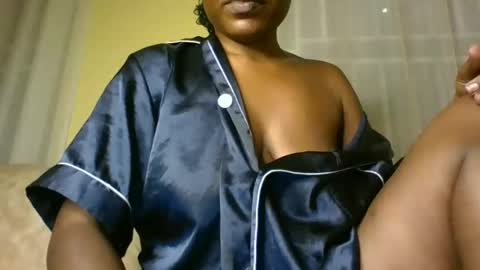 Snapshot of shake_cockonme18 chatting on 19, 1, 2025 Bee online show from 19, 1, 2025