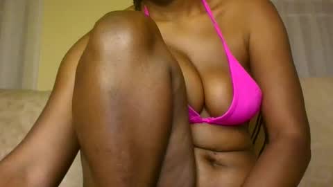 Snapshot of shake_cockonme18 chatting on 22, 1, 2025 Bee online show from 22, 1, 2025