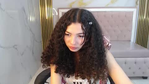 Snapshot of shalon_diaz_sub chatting on 13, 1, 2025 Shalon online show from 13, 1, 2025