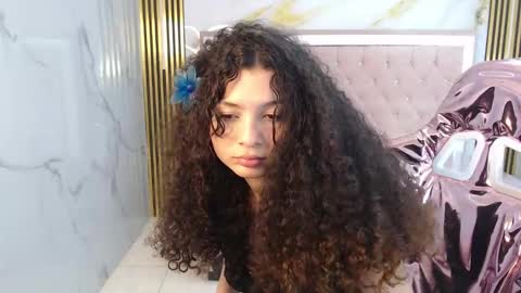 Snapshot of shalon_diaz_sub chatting on 14, 1, 2025 Shalon online show from 14, 1, 2025