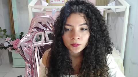 Snapshot of shalon_diaz_sub chatting on 16, 1, 2025 Shalon online show from 16, 1, 2025