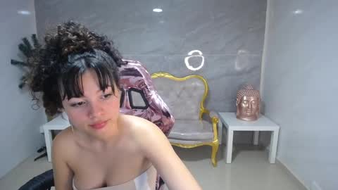 Snapshot of shalon_diaz_sub chatting on 5, 2, 2025 Shalon online show from 5, 2, 2025