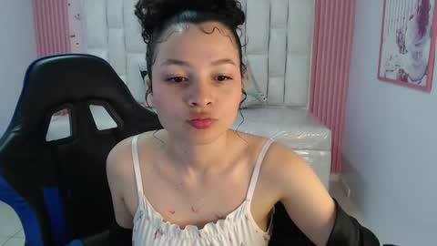 Snapshot of shalon_diaz_sub chatting on 13, 9, 2025 Shalon online show from 13, 9, 2025