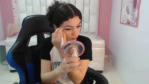 Snapshot of shalon_diaz_sub chatting on 17, 9, 2025 Shalon online show from 17, 9, 2025