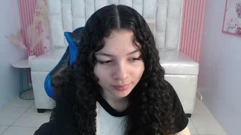 Snapshot of shalon_diaz_sub chatting on 25, 10, 2025 Shalon online show from 25, 10, 2025