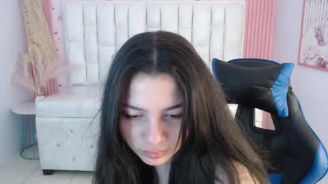 Snapshot of shalon_diaz_sub chatting on 11, 11, 2025 Shalon online show from 11, 11, 2025