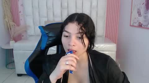 Snapshot of shalon_diaz_sub chatting on 25, 11, 2025 Shalon online show from 25, 11, 2025