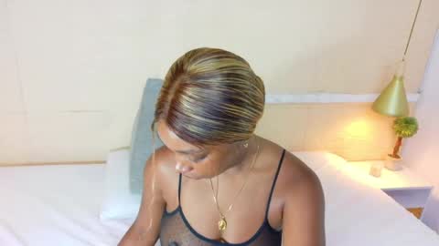 Snapshot of shamira_moore chatting on 4, 10, 2025 Catalina online show from 4, 10, 2025