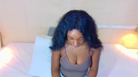 Snapshot of shamira_moore chatting on 22, 12, 2025 Catalina online show from 22, 12, 2025