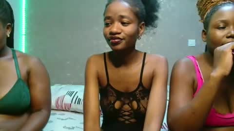 Snapshot of shankyznoviana chatting on 1, 5, 2026 Shanky online show from 1, 5, 2026