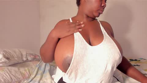 Snapshot of shannick03 chatting on 28, 12, 2024 shack03 online show from 28, 12, 2024