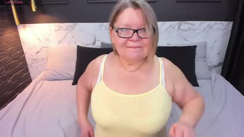 Snapshot of shannonshine chatting on 25, 2, 2025 Shannon online show from 25, 2, 2025