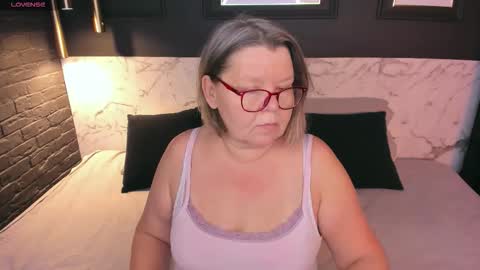 Snapshot of shannonshine chatting on 16, 10, 2025 Shannon online show from 16, 10, 2025