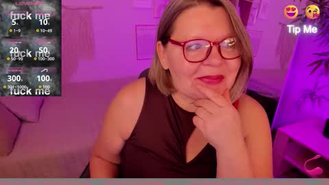 Snapshot of shannonshine chatting on 20, 10, 2025 Shannon online show from 20, 10, 2025