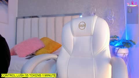 Snapshot of shantal_thompson21 chatting on 2, 4, 2026 Shantal online show from 2, 4, 2026