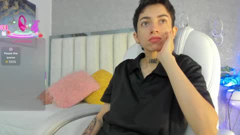 Snapshot of shantal_thompson21 chatting on 5, 4, 2026 Shantal online show from 5, 4, 2026