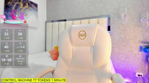 Snapshot of shantal_thompson21 chatting on 6, 4, 2026 Shantal online show from 6, 4, 2026