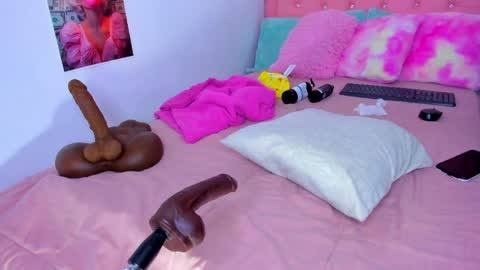 Snapshot of shantall__ chatting on 27, 3, 2026 Shantall Jones online show from 27, 3, 2026