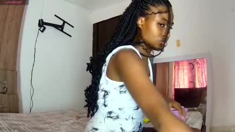 Snapshot of shantall_ebony1 chatting on 15, 9, 2025 shantall_ebony1 online show from 15, 9, 2025