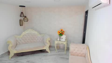 Snapshot of shantallknowless chatting on 8, 4, 2026 ShantallKnowles online show from 8, 4, 2026