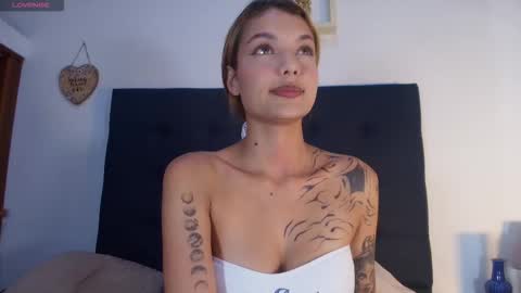 Snapshot of shantallvegga1 chatting on 19, 12, 2025 shantallvegga1 online show from 19, 12, 2025