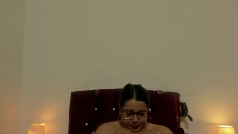 Snapshot of shara_beauty chatting on 9, 4, 2026 shara_beauty online show from 9, 4, 2026