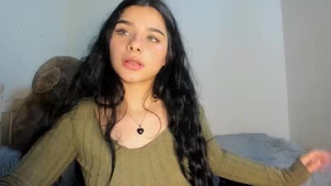 Snapshot of shara_jones chatting on 29, 10, 2025 Sara online show from 29, 10, 2025