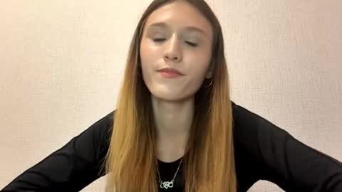 Snapshot of shareecacciatore chatting on 16, 4, 2026 Kira online show from 16, 4, 2026