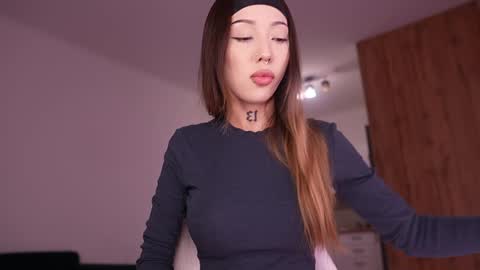 Sharlin  online show from 15, 12, 2025