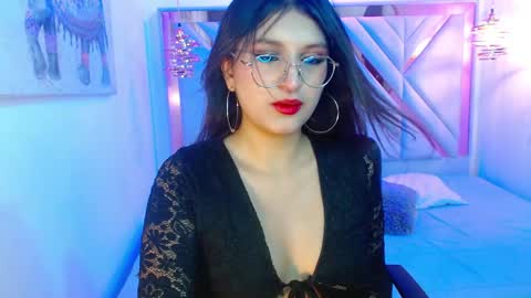Snapshot of sharllote_ chatting on 28, 5, 2026 Sharllote online show from 28, 5, 2026